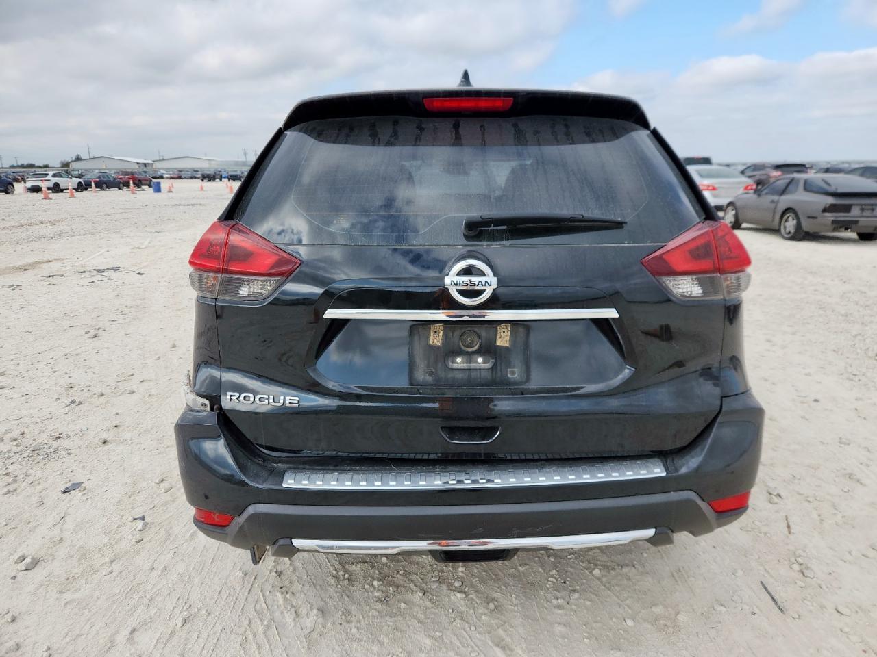 2018 Nissan Rogue S - Фото 6