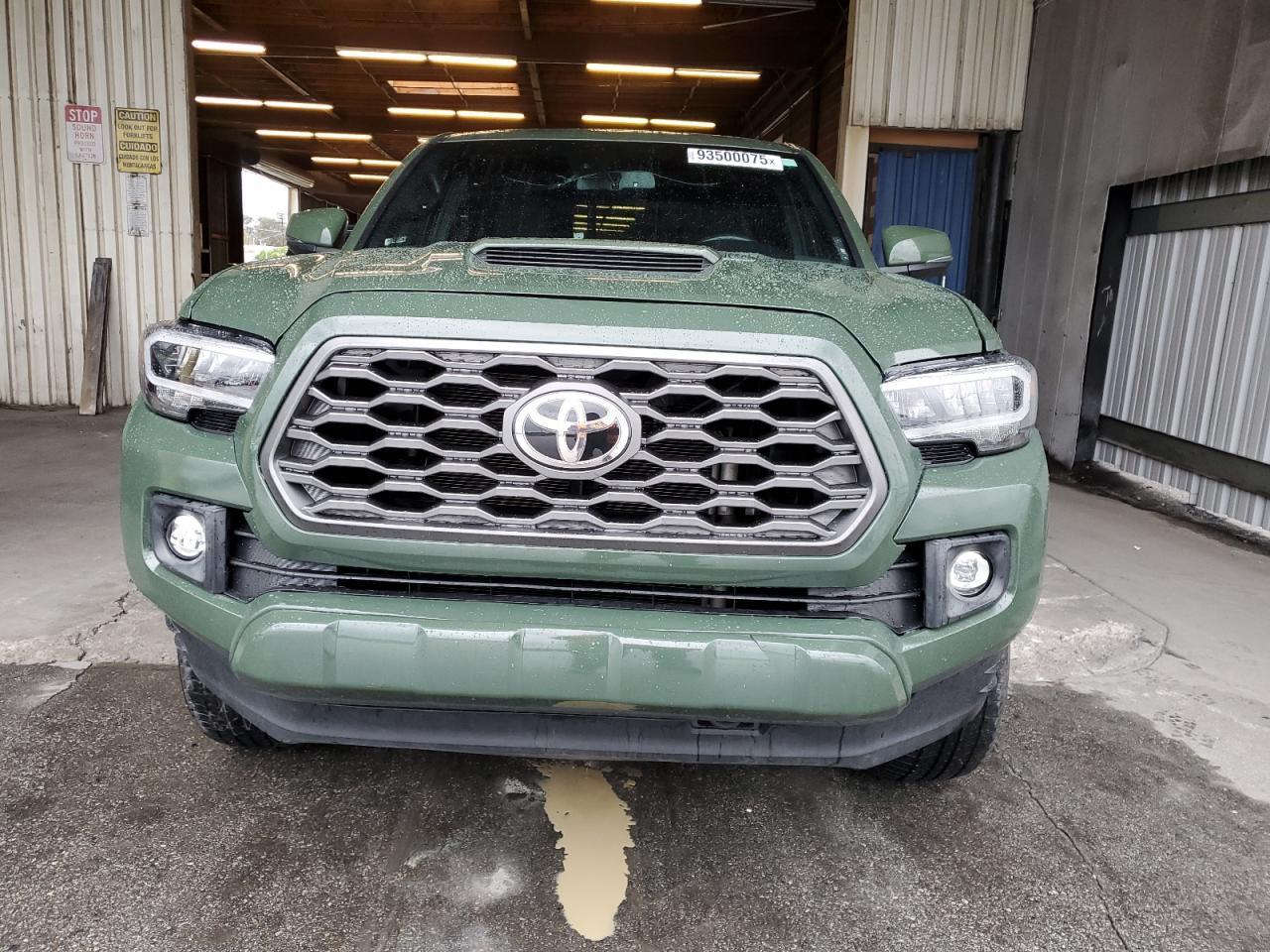 2022 Toyota Tacoma Double Cab - Image 5