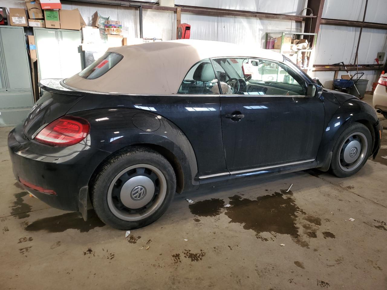 2018 Volkswagen Beetle S - Фото 3
