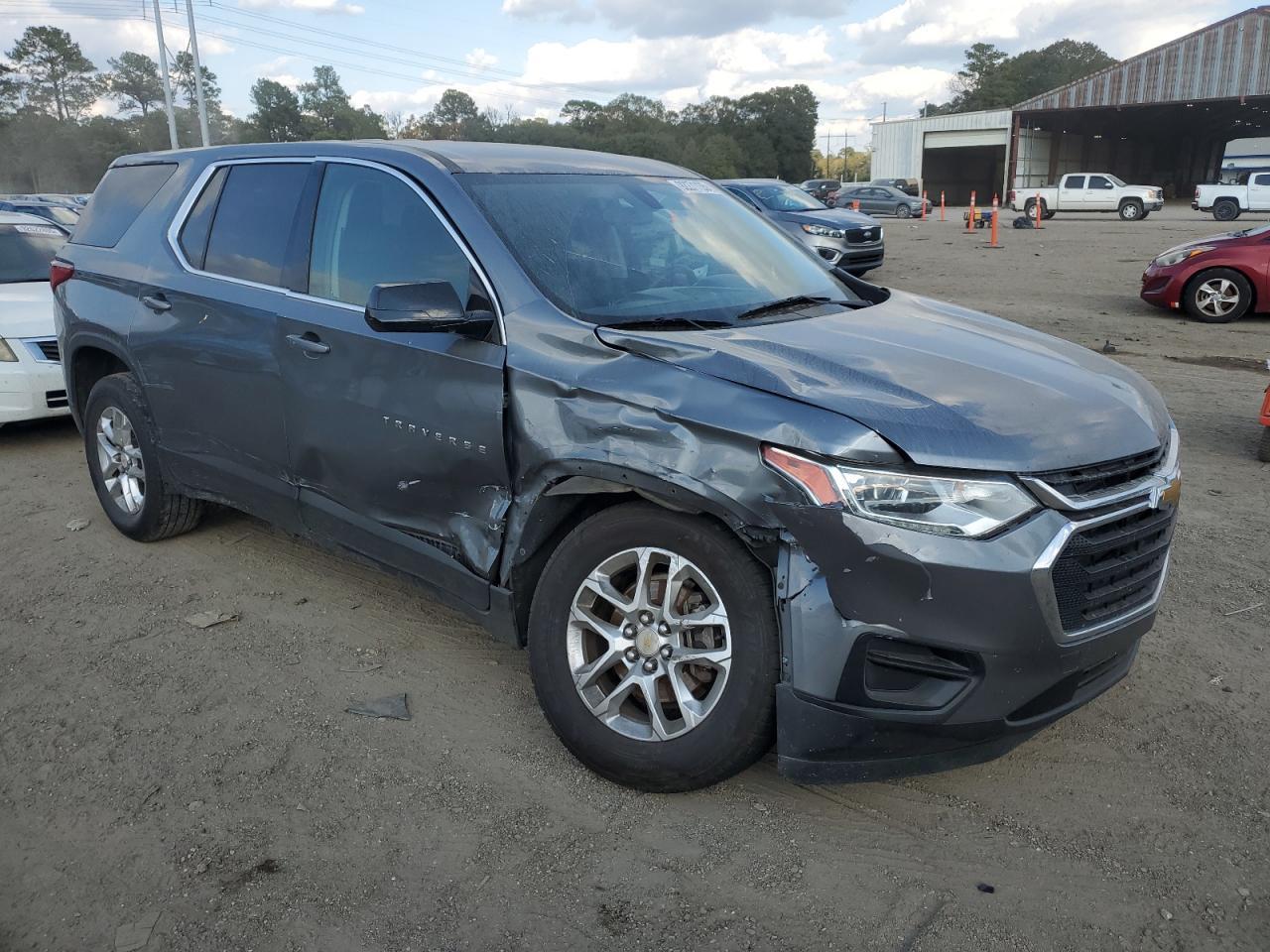 2019 Chevrolet Traverse Ls - Фото 4