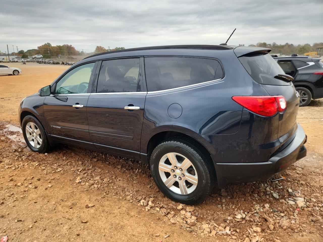 2009 Chevrolet Traverse Lt - Фото 2