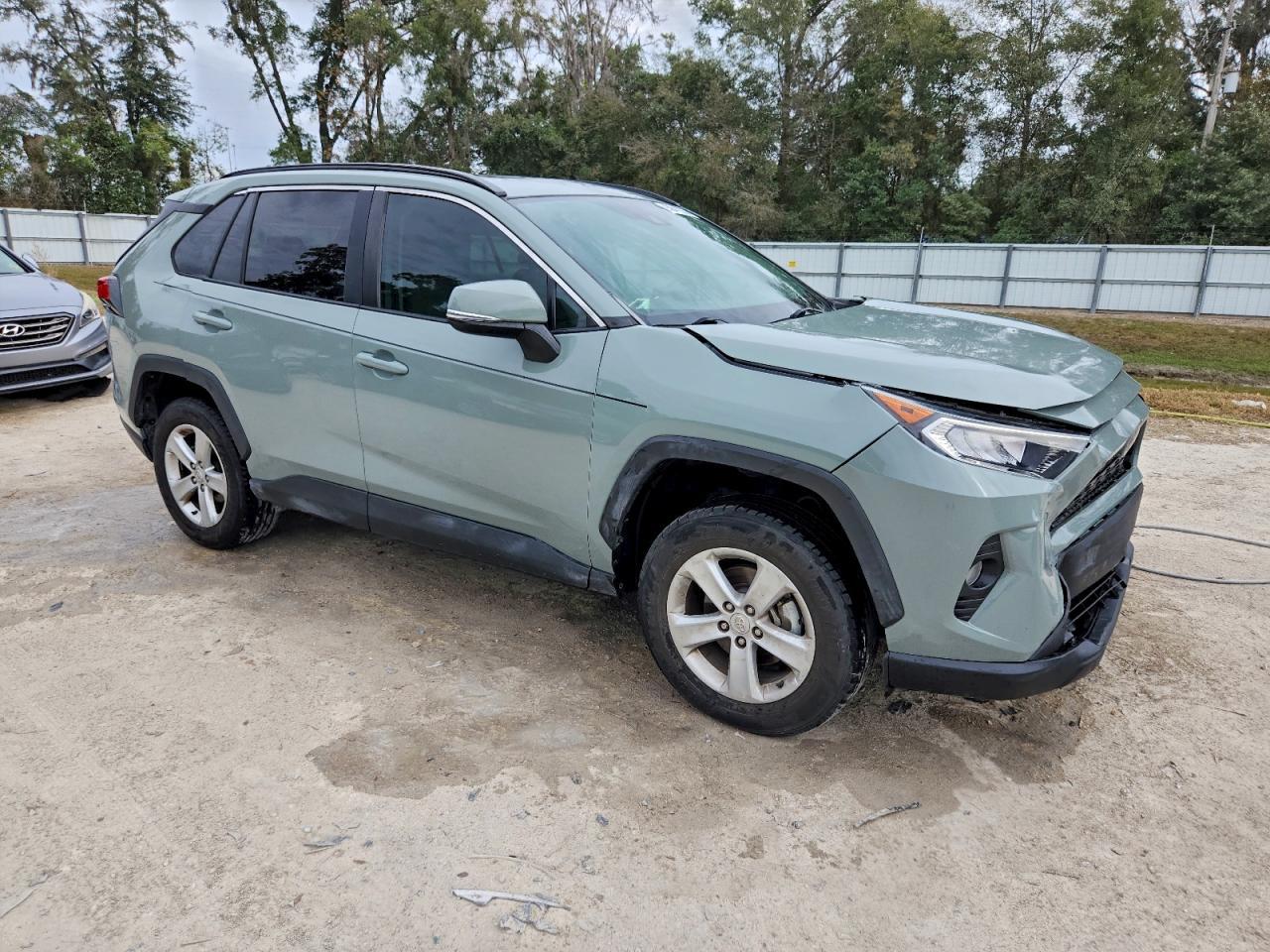 2021 Toyota Rav4 Xle Premium - Image 4