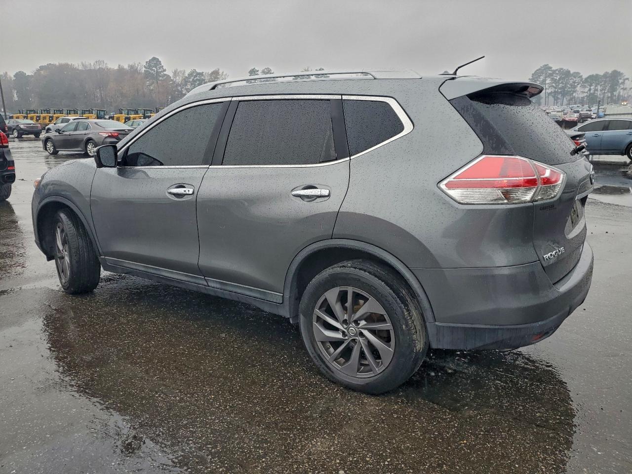 2016 Nissan Rogue S - Image 2