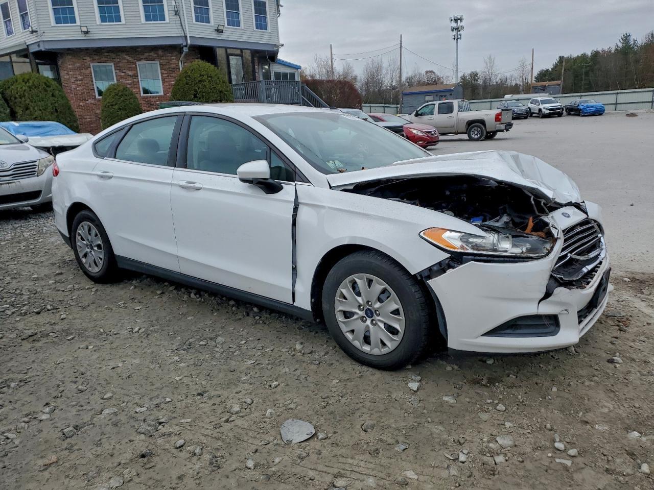 2013 Ford Fusion S - Фото 4