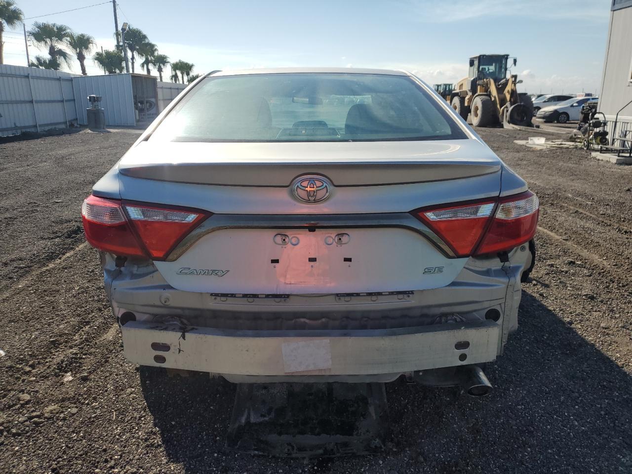 2017 Toyota Camry Le - Фото 6