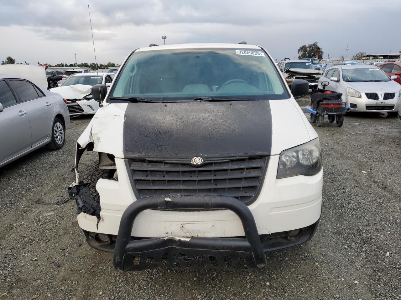 2010 Chrysler Town & Country Touring - Фото 5