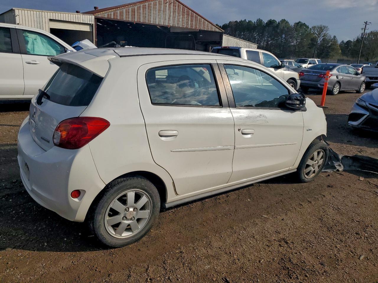 2015 Mitsubishi Mirage Es - Image 3
