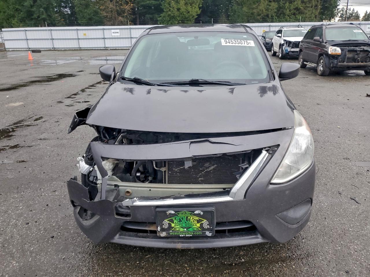 2015 Nissan Versa S - Фото 5