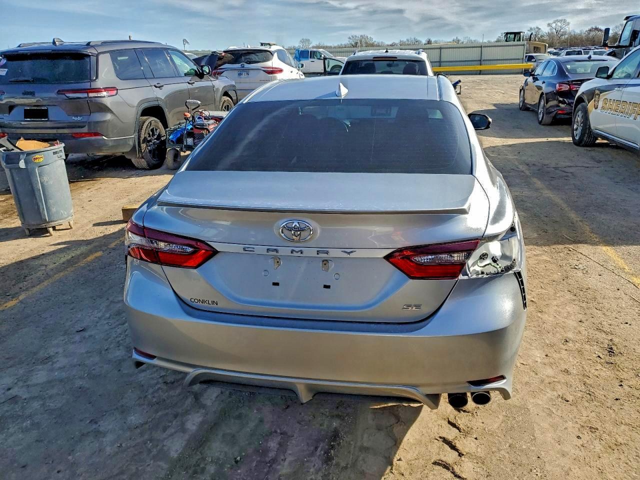 2021 Toyota Camry Se - Фото 6