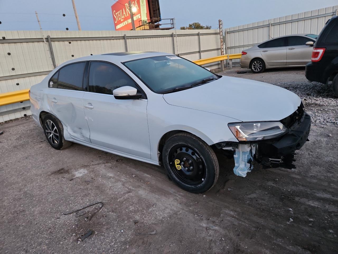 2018 Volkswagen Jetta Se - Image 4