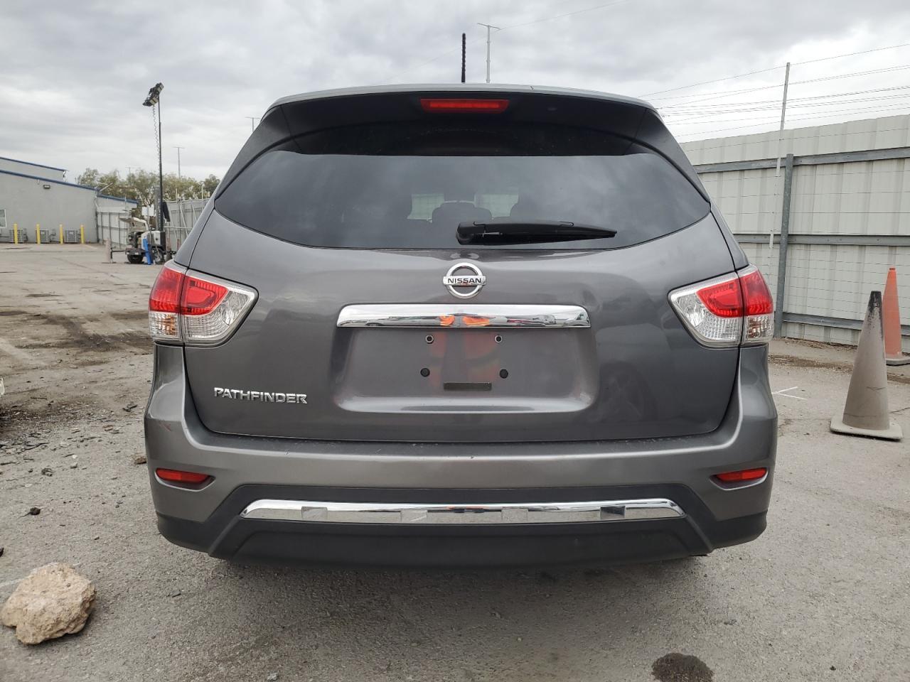 2016 Nissan Pathfinder S - Фото 6