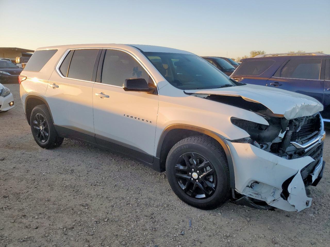2019 Chevrolet Traverse Ls - Image 4