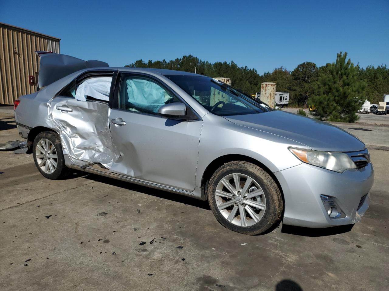 2014 Toyota Camry L - Фото 4