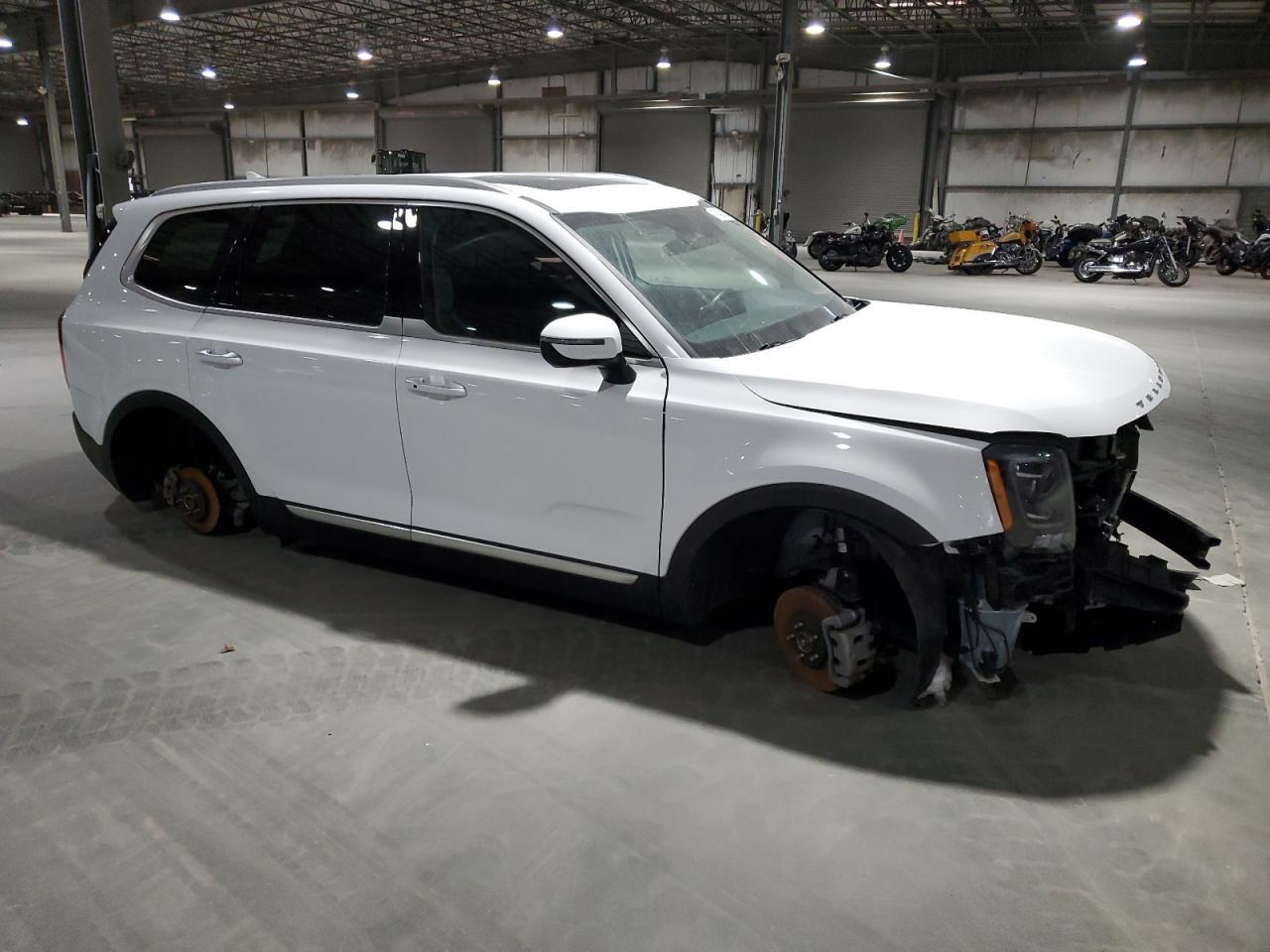 2022 Kia Telluride S - Image 4