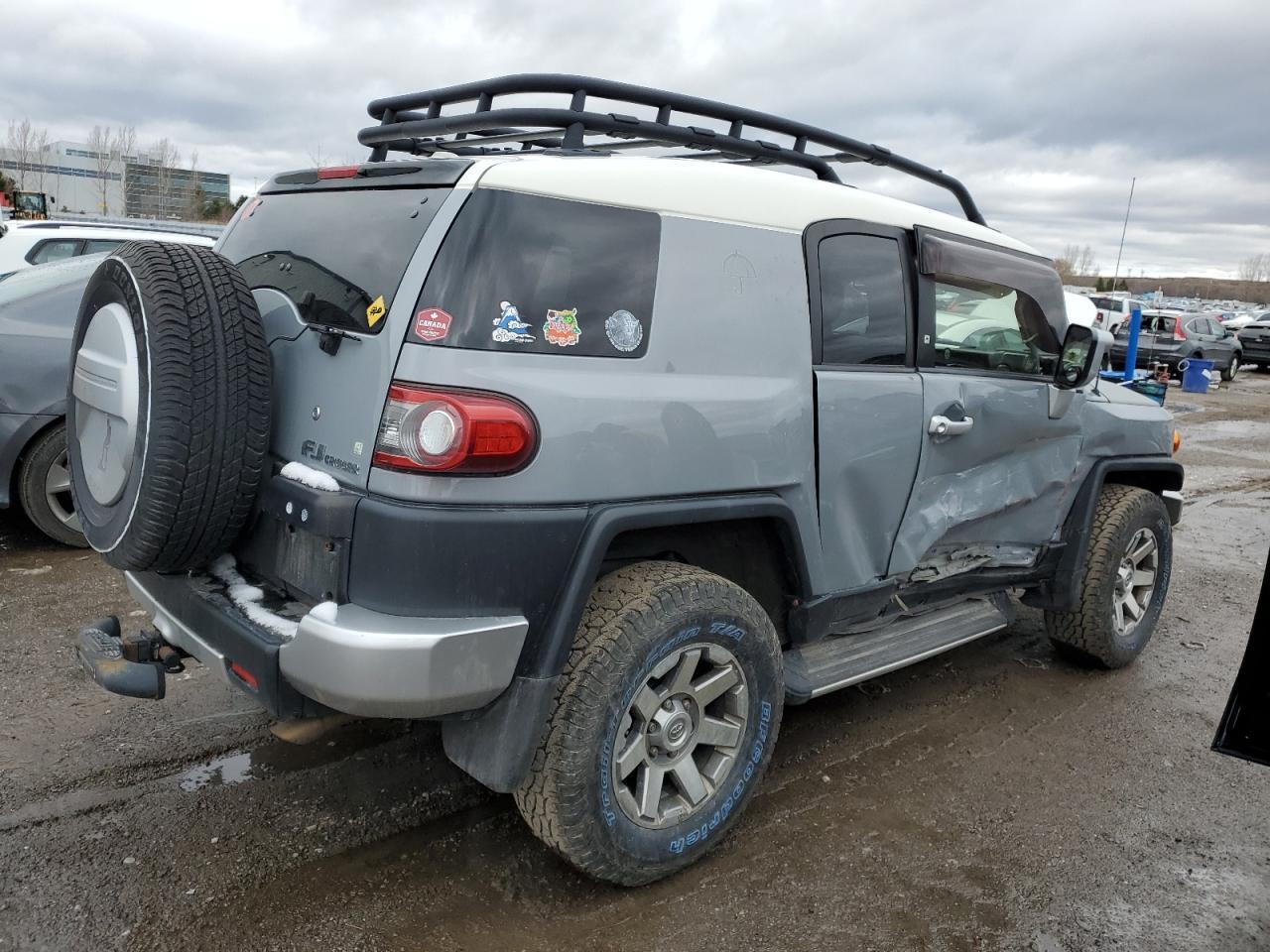 2014 Toyota Fj Cruiser - Image 3