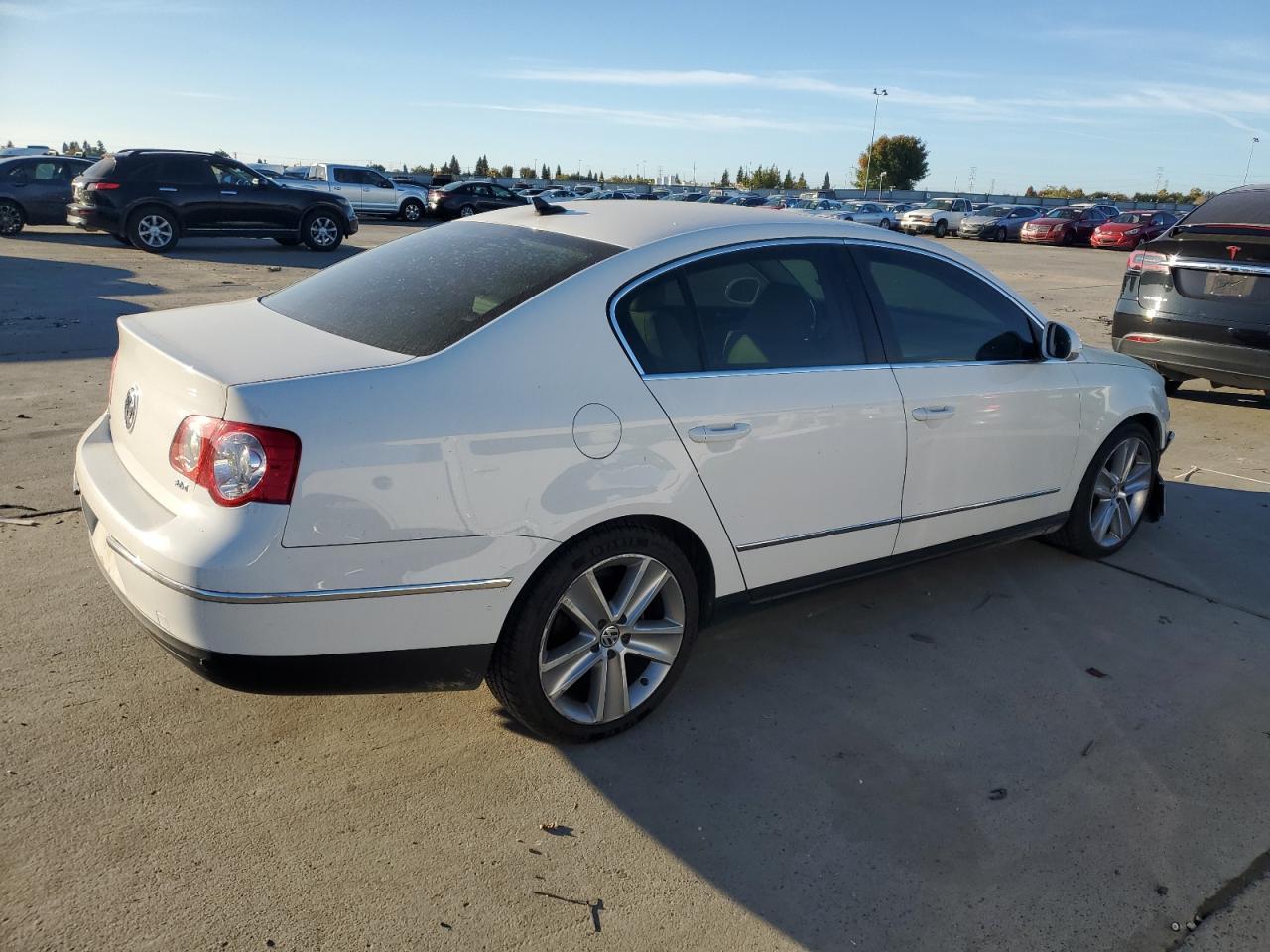 2010 Volkswagen Passat Komfort - Фото 3
