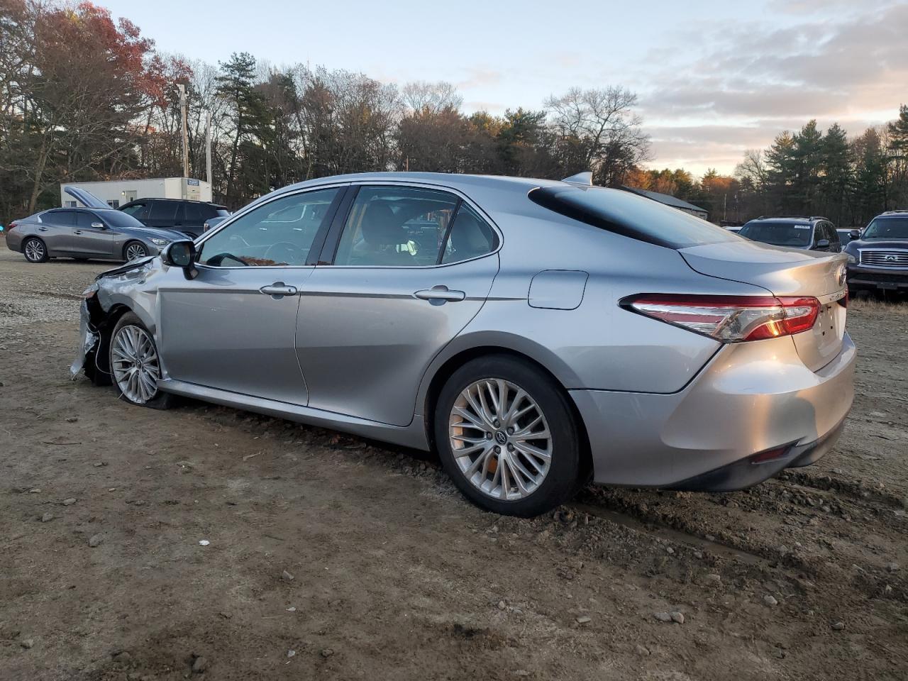 2019 Toyota Camry Xle - Фото 2