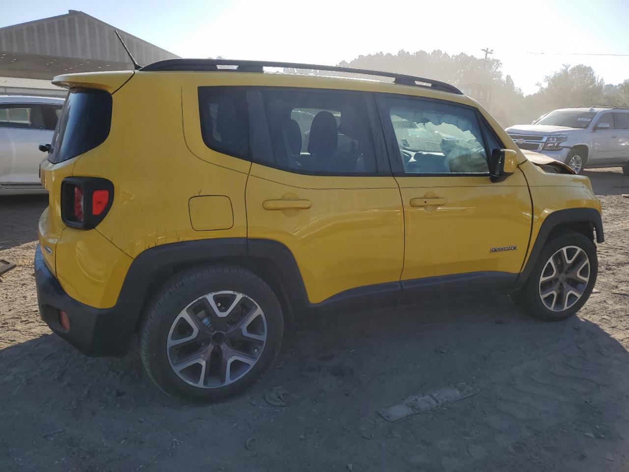 2015 Jeep Renegade Latitude - Image 3