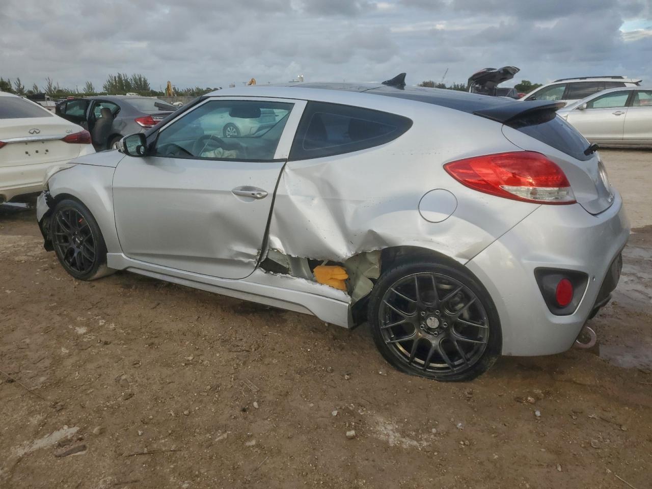 2013 Hyundai Veloster Turbo - Фото 2
