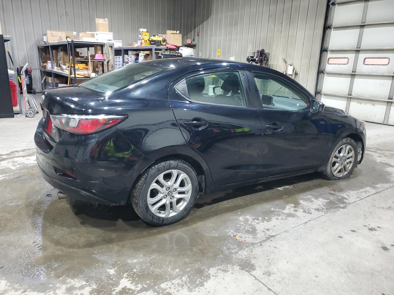 2018 Toyota Yaris Ia Base - Image 3