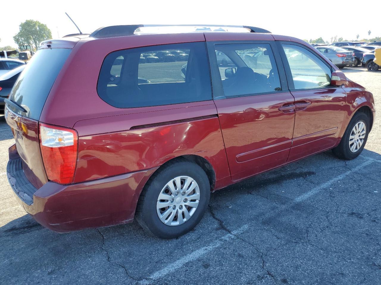2011 Kia Sedona Lx - Фото 3