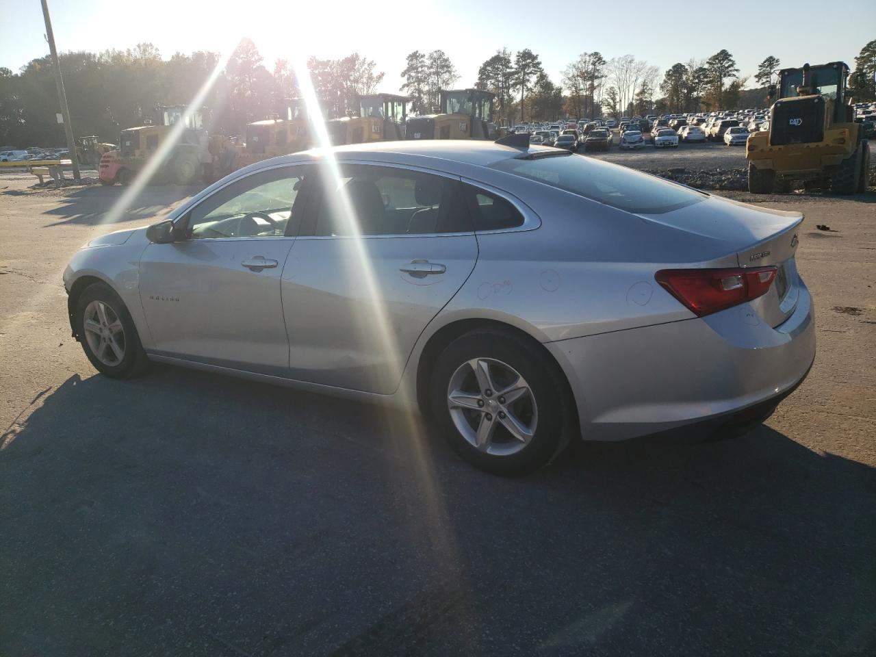 2020 Chevrolet Malibu Ls - Фото 2