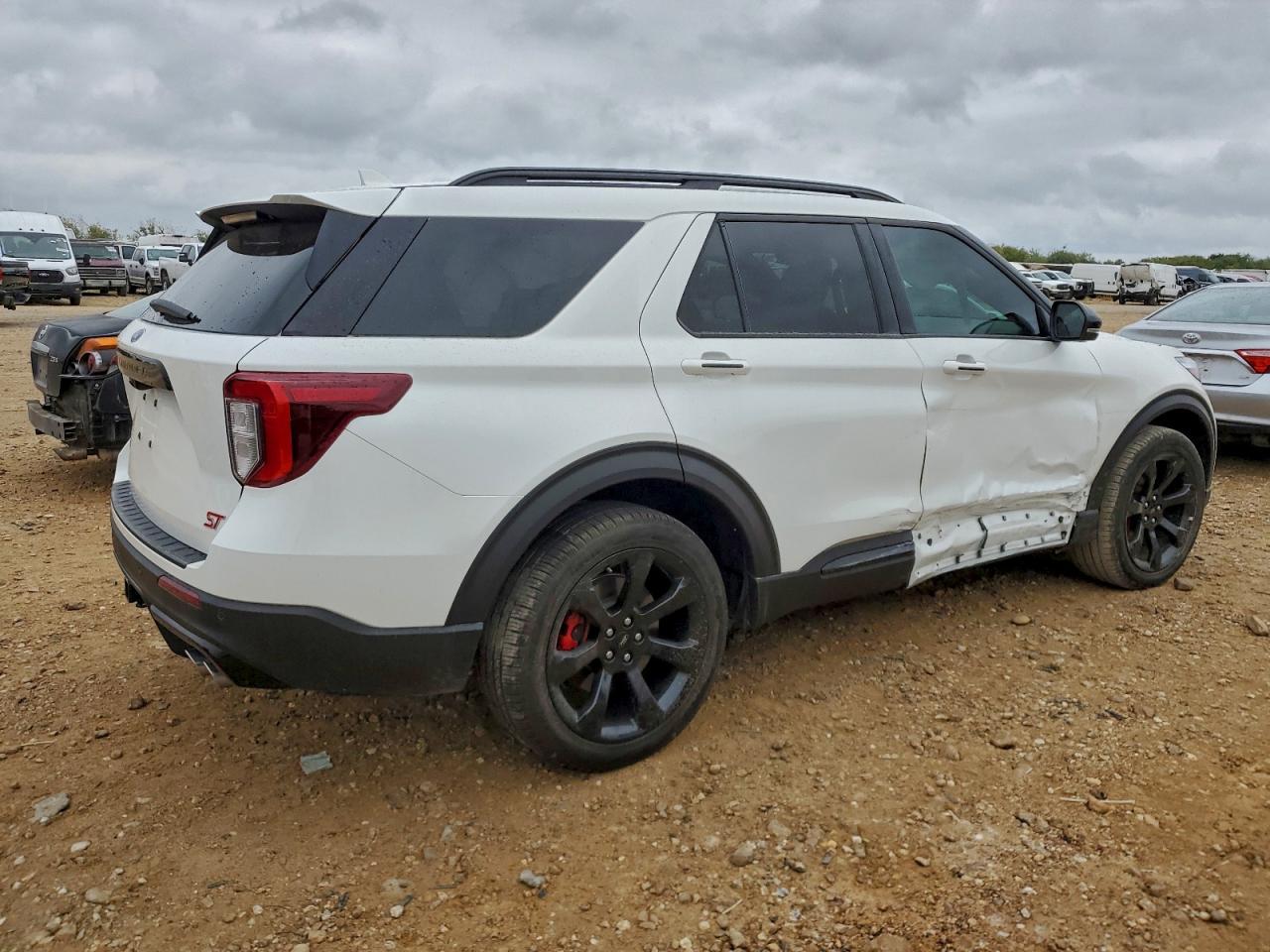 2023 Ford Explorer St - Фото 3