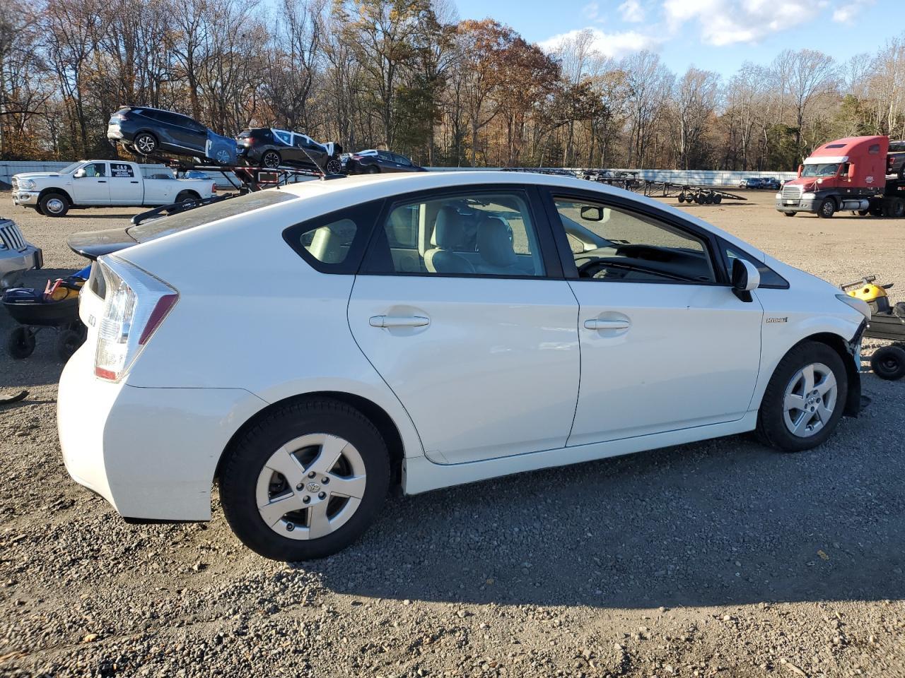 2010 Toyota Prius - Image 3