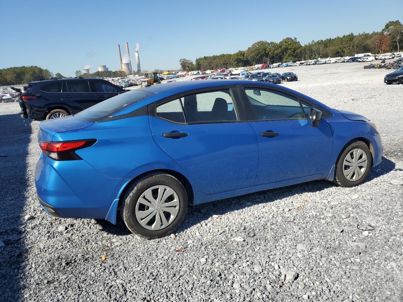 2020 Nissan Versa S - Фото 3