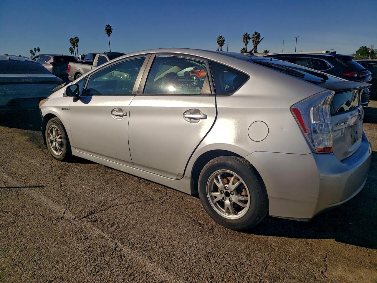 2011 Toyota Prius - Фото 2