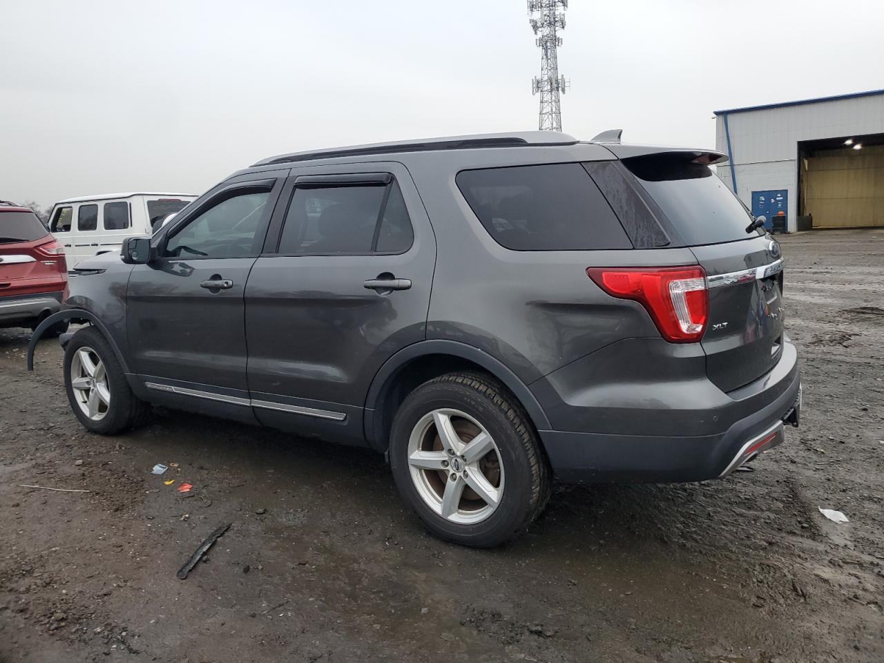 2016 Ford Explorer Xlt - Image 2