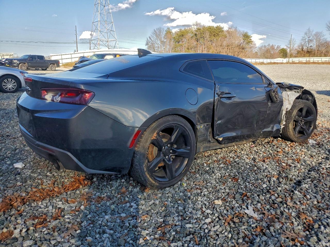 2018 Chevrolet Camaro Lt - Image 3