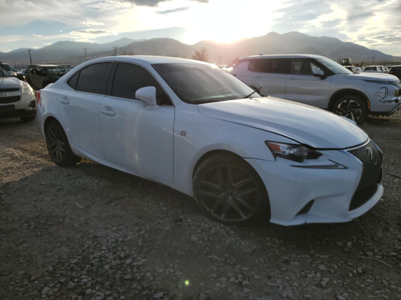 2016 Lexus Is 300 - Image 4