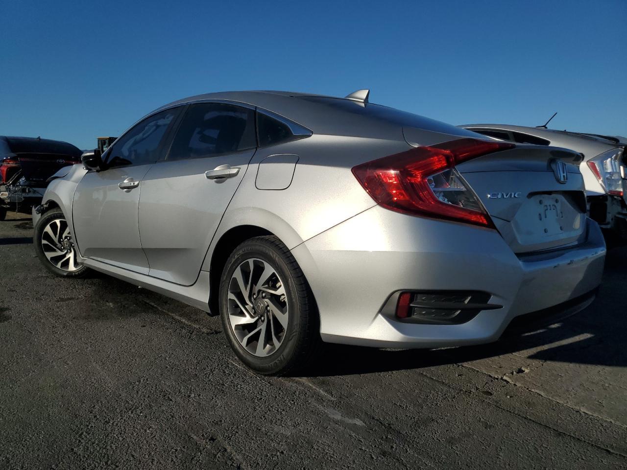 2018 Honda Civic Ex - Image 2