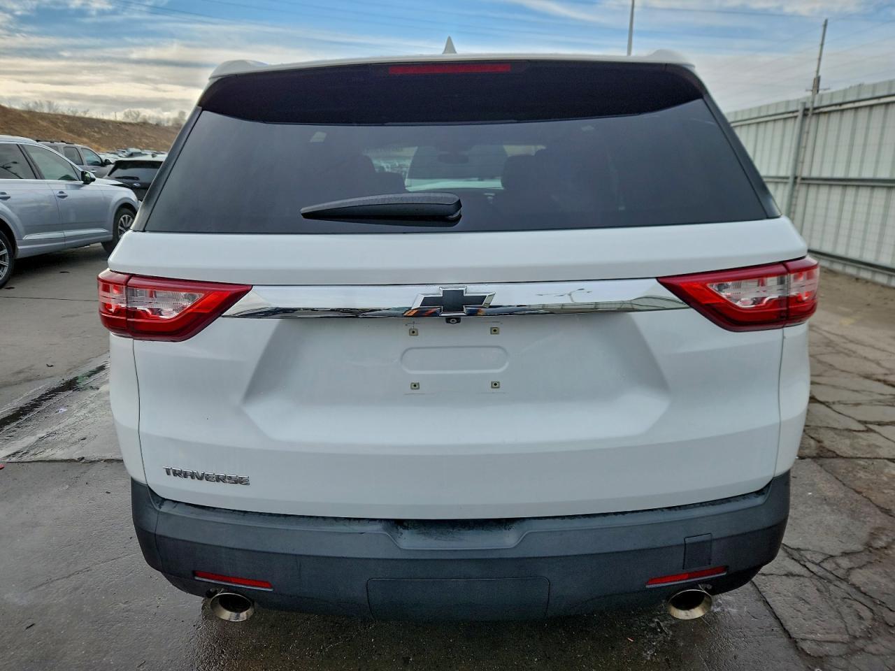 2020 Chevrolet Traverse Ls - Image 6