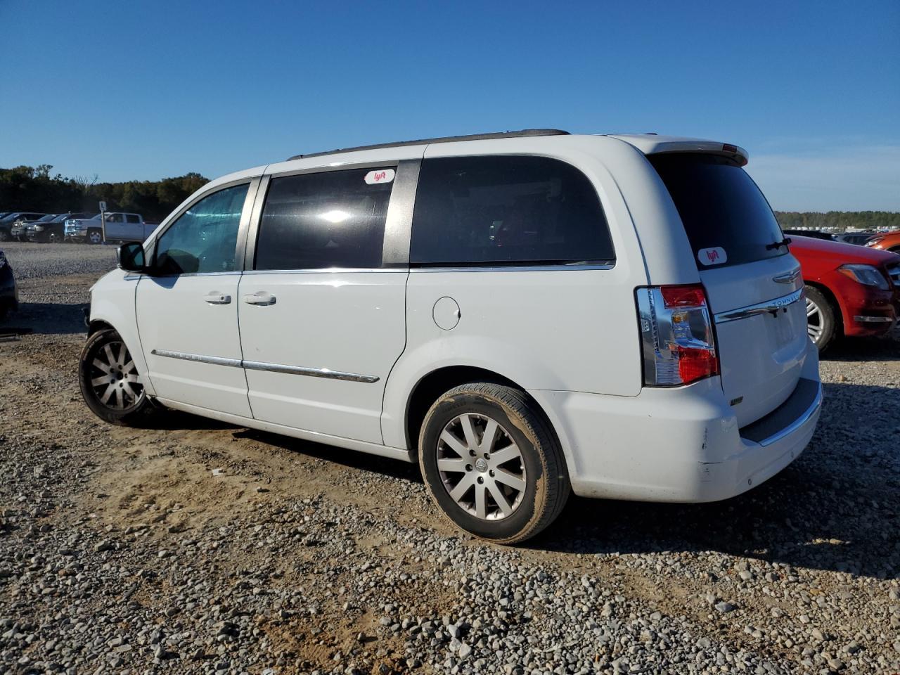 2014 Chrysler Town & Country Touring L - Фото 2