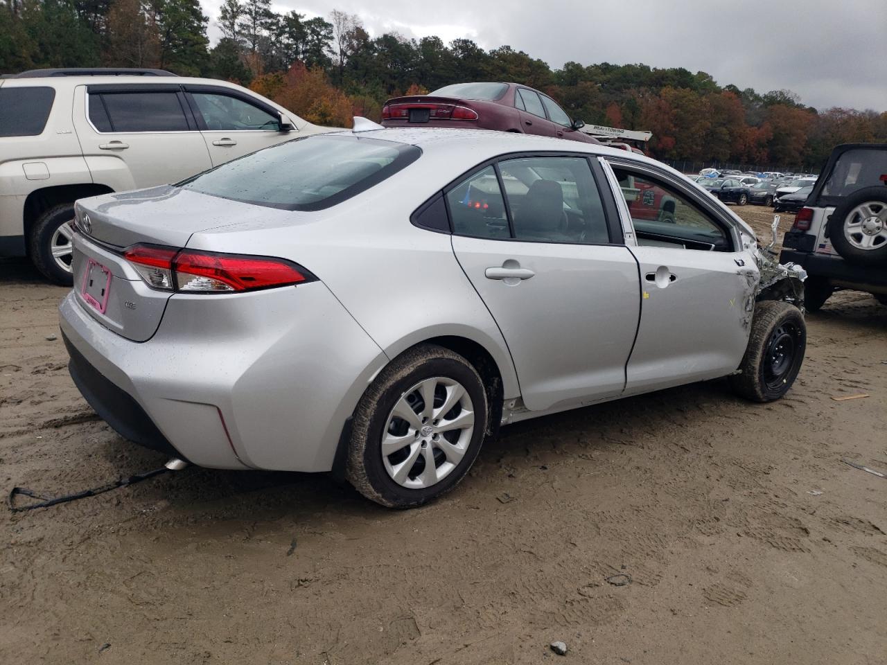 2025 Toyota Corolla Le - Фото 3
