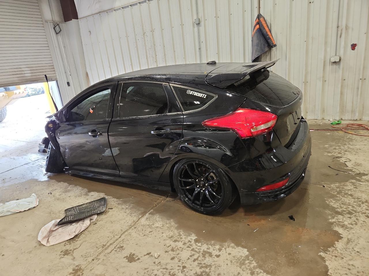 2017 Ford Focus St - Image 2