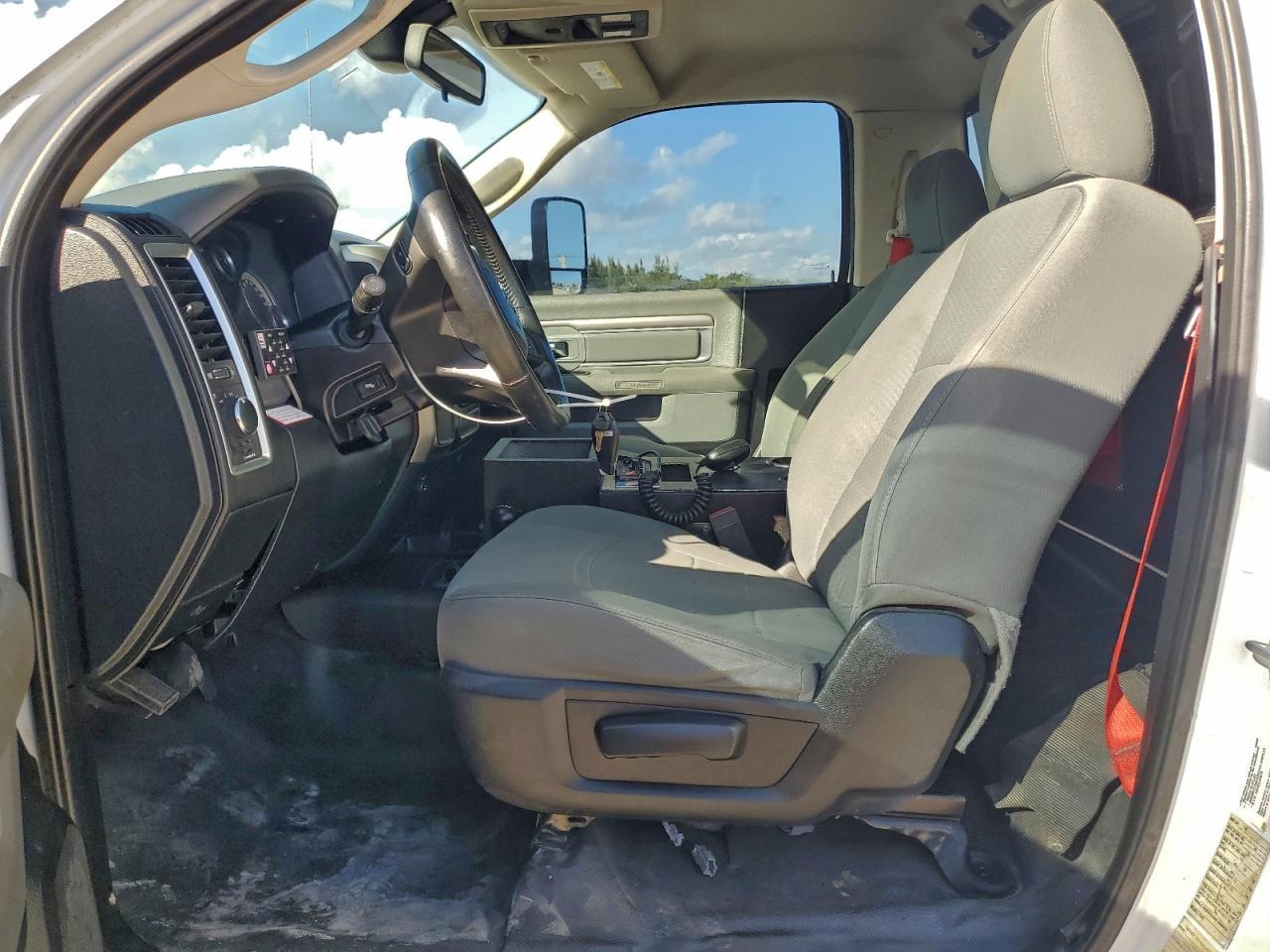 2015 Ram 5500 Ambulance - Фото 7