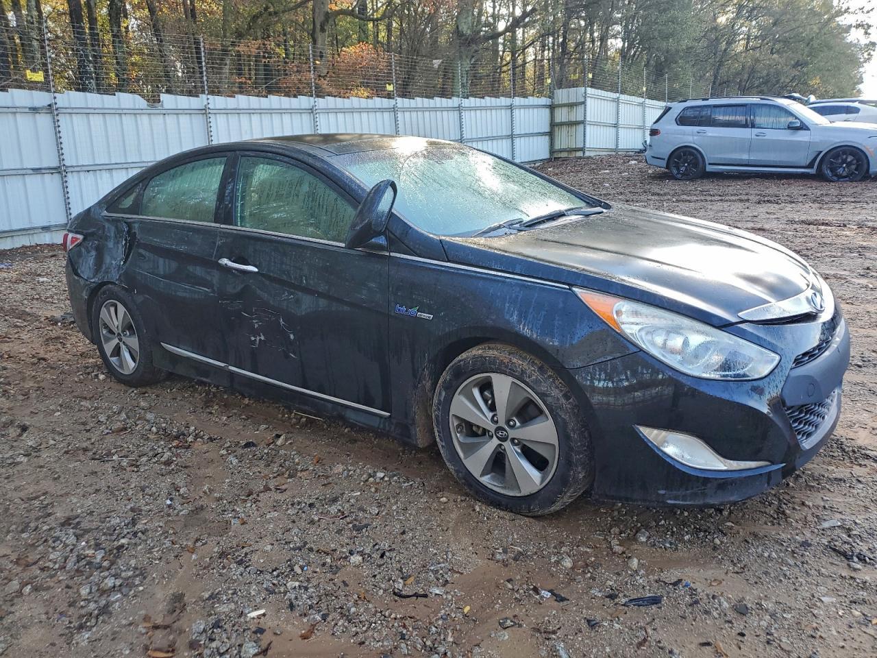 2012 Hyundai Sonata Hybrid - Image 4
