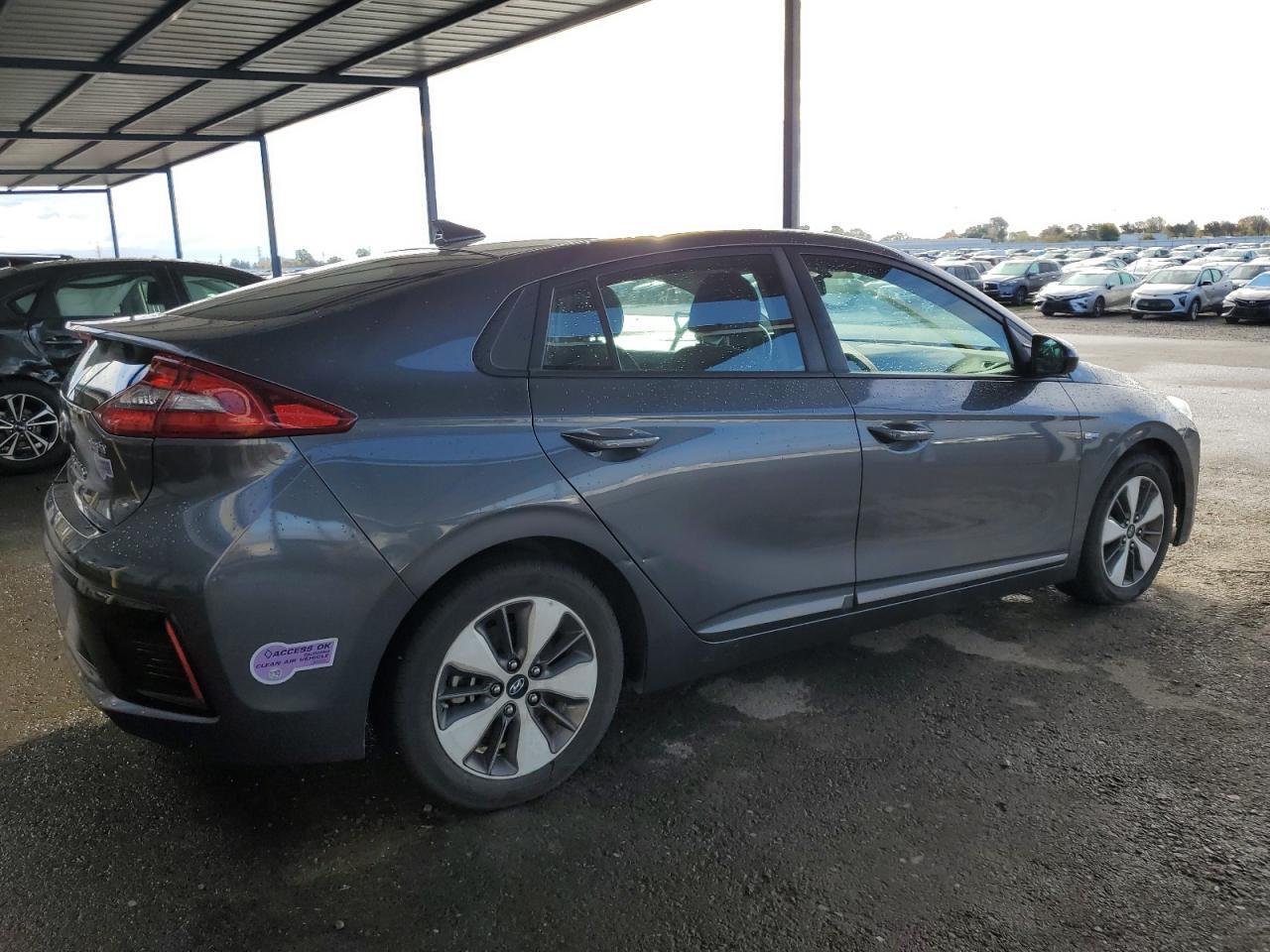 2019 Hyundai Ioniq - Image 3