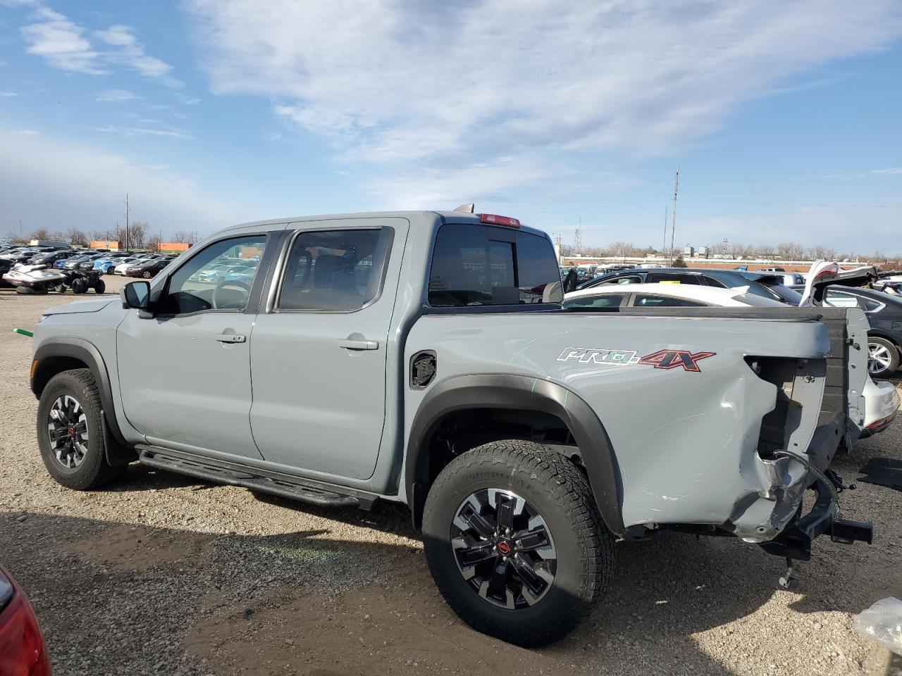 2023 Nissan Frontier S - Фото 2