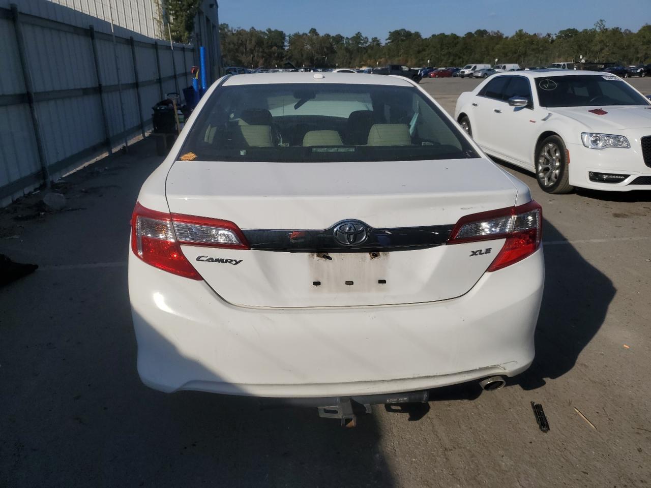 2014 Toyota Camry L - Фото 6