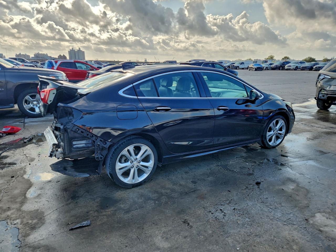 2017 Chevrolet Cruze Premier - Фото 3