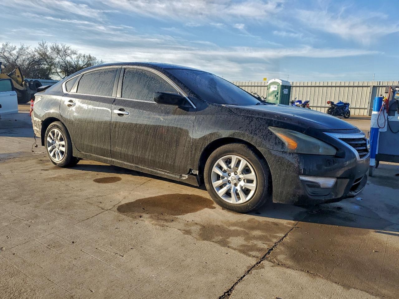 2015 Nissan Altima 2.5 - Image 4