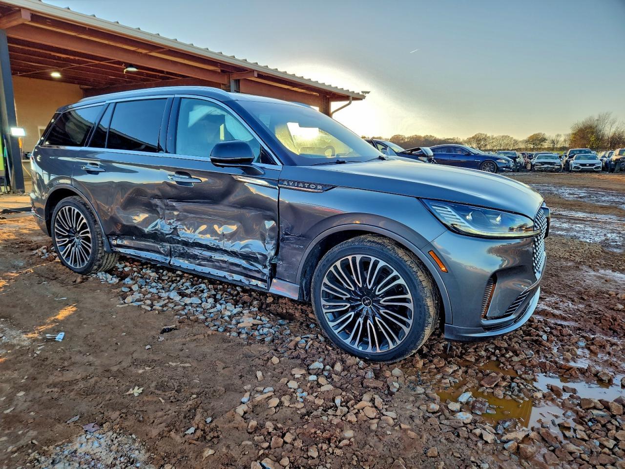 2025 Lincoln Aviator Black Label - Image 4