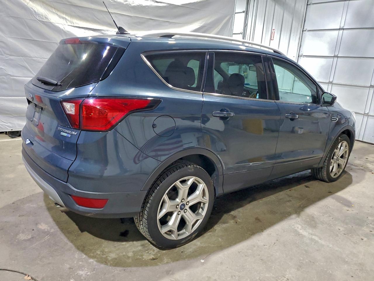 2019 Ford Escape Titanium - Фото 3