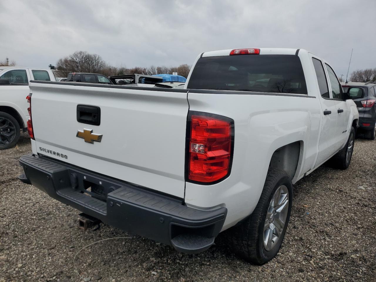2018 Chevrolet Silverado C1500 - Image 3