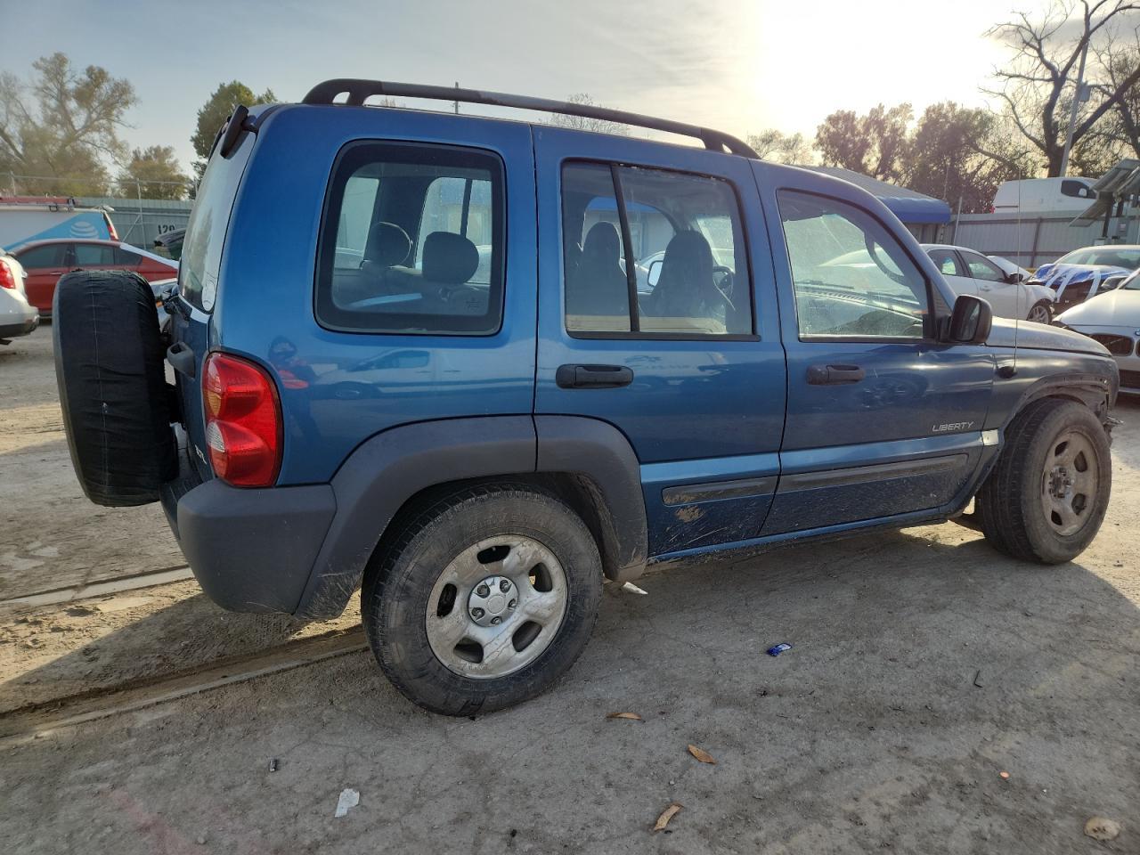 2004 Jeep Liberty Sport - Фото 3