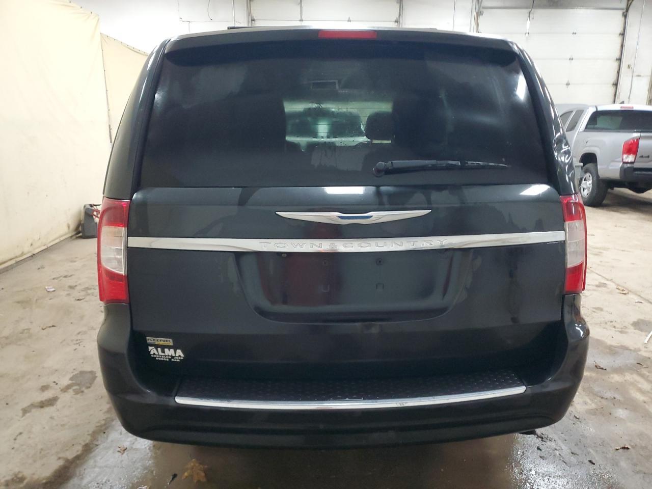 2016 Chrysler Town & Country Touring - Фото 6